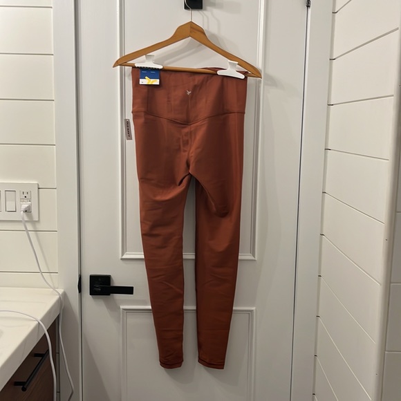 Old Navy Powersoft Extra High Rise Leggings - Picture 2 of 4